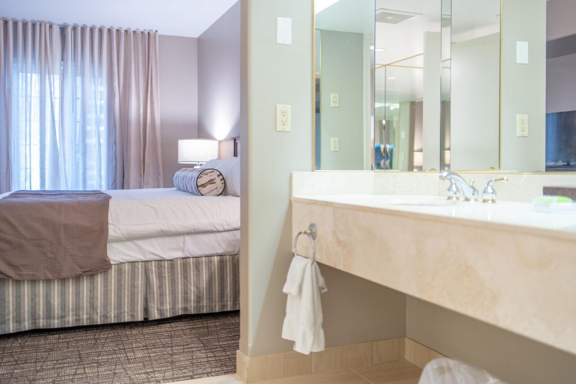 Horseshoe Valley Suites - The Azure Shanty Bay エクステリア 写真