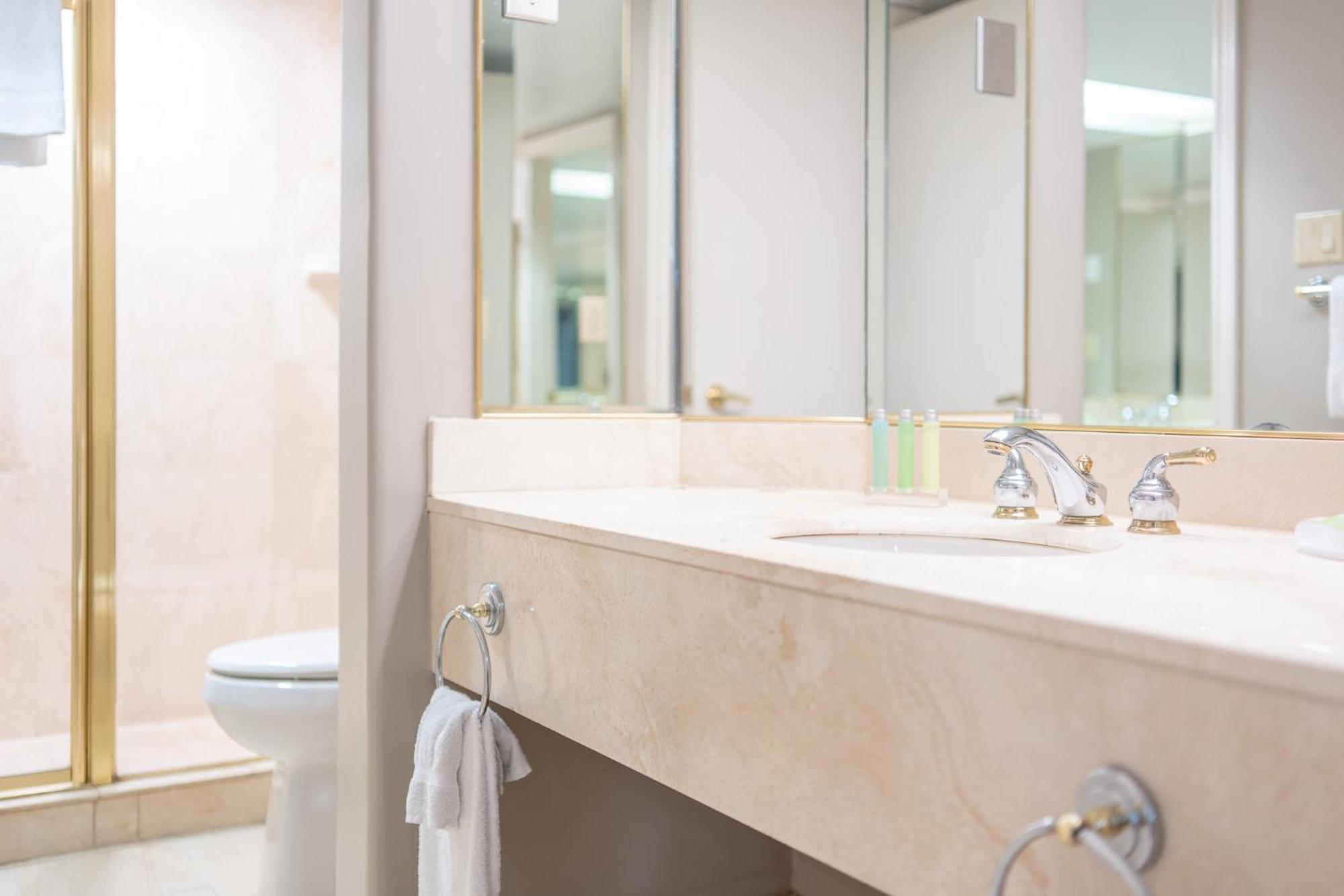 Horseshoe Valley Suites - The Azure Shanty Bay エクステリア 写真