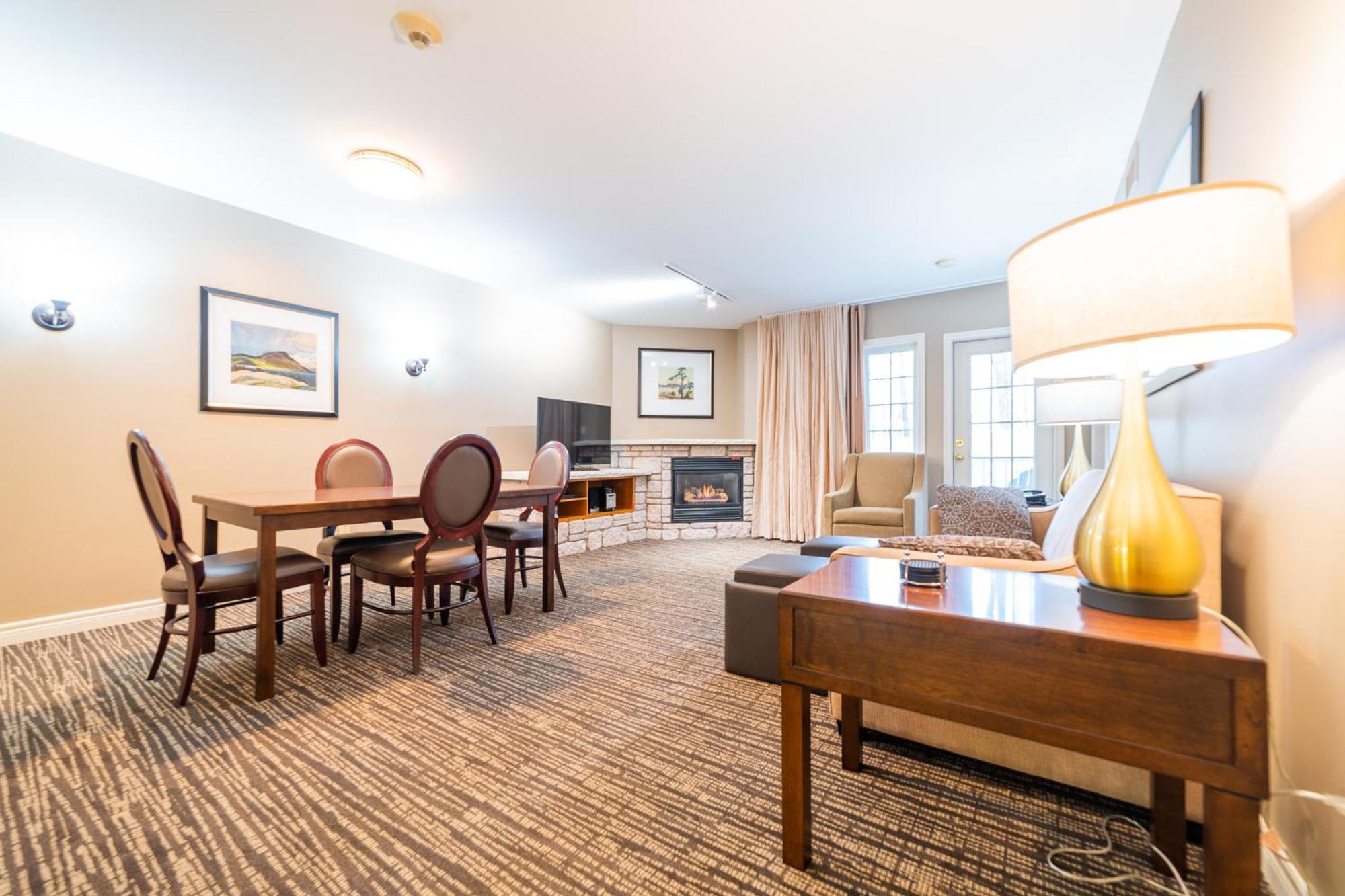 Horseshoe Valley Suites - The Azure Shanty Bay エクステリア 写真
